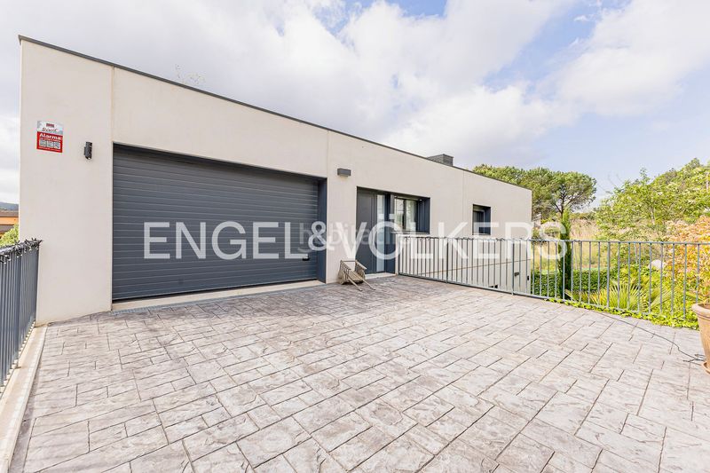 Foto 363e0bac-8a4d-4102-ac3d-a6a21e8cdb1f. Casa amb calefacció aparcament piscina a Begues