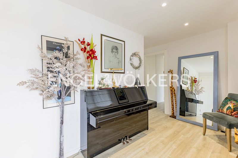 Foto 3d4e8bd9-894a-4922-a88a-b5755cdcd489. Casa amb calefacció aparcament piscina a Begues