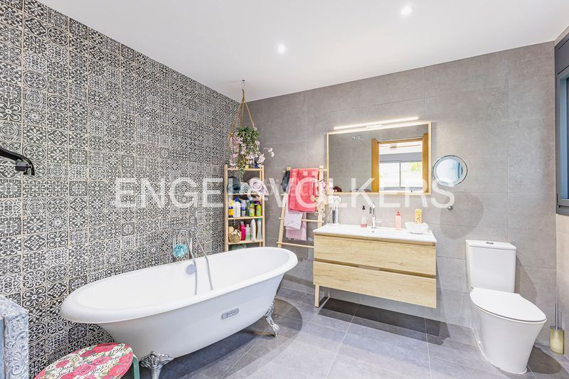 Foto 4569ccbc-05a5-4574-bc8e-ca8254c95ba0. Casa amb calefacció aparcament piscina a Begues