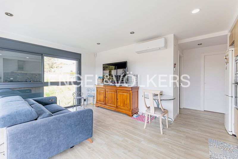 Foto 76124eea-3e12-4073-be35-0c6cd5a3eebb. Casa amb calefacció aparcament piscina a Begues