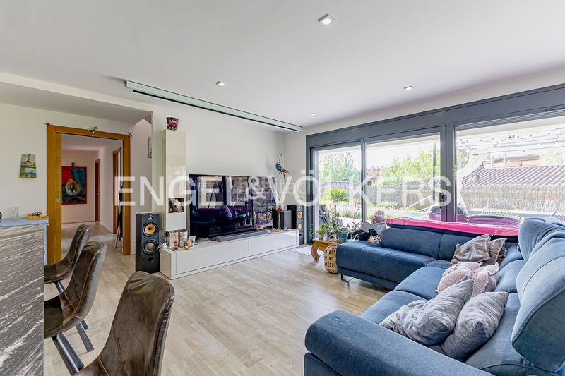 Foto 7e060ee4-f7fe-48c9-ae7f-39deedea1ab1. Casa amb calefacció aparcament piscina a Begues