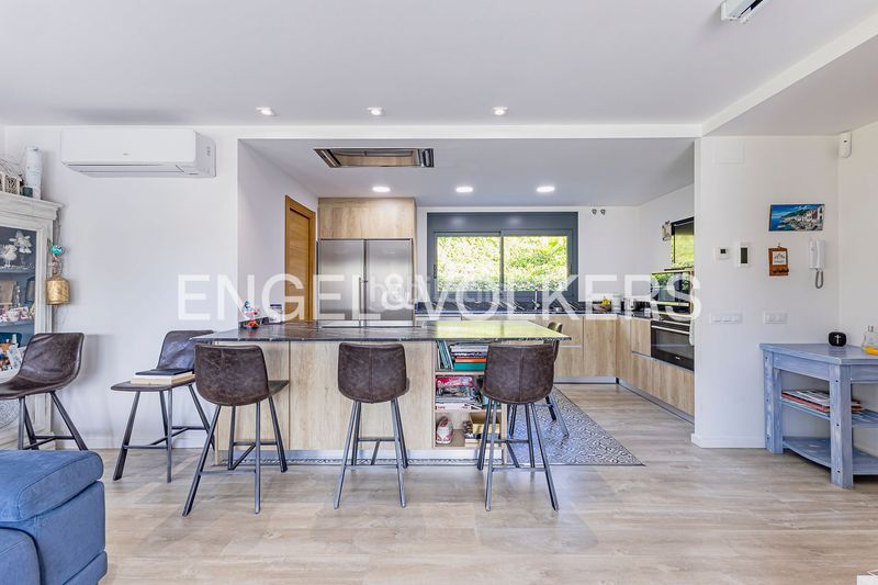 Foto 990892c6-9a54-4884-b9a1-e8597a8230cc. Casa amb calefacció aparcament piscina a Begues