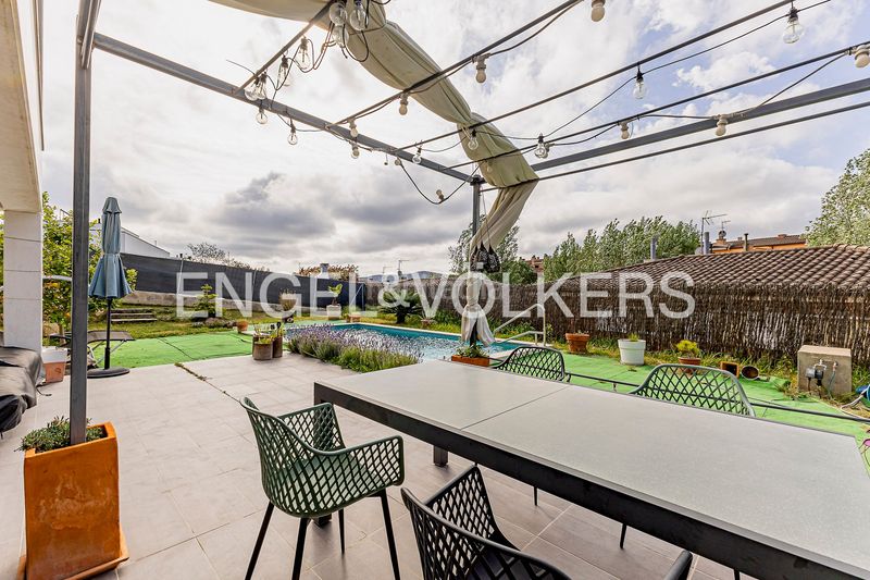 Foto bff18b1a-8805-48ba-b20a-48fde1f152cd. Casa amb calefacció aparcament piscina a Begues