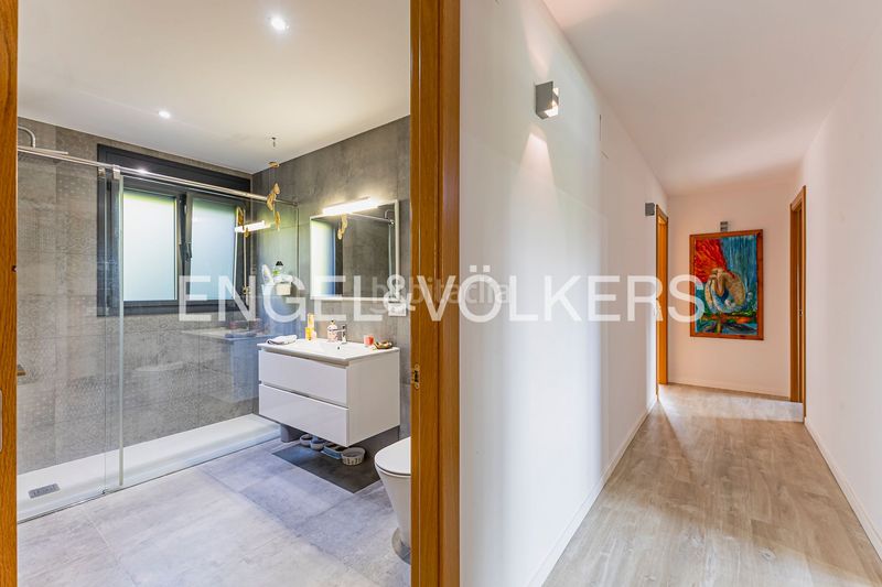 Foto e09bd430-8028-4f8f-be43-ccb1f25d16e8. Casa amb calefacció aparcament piscina a Begues