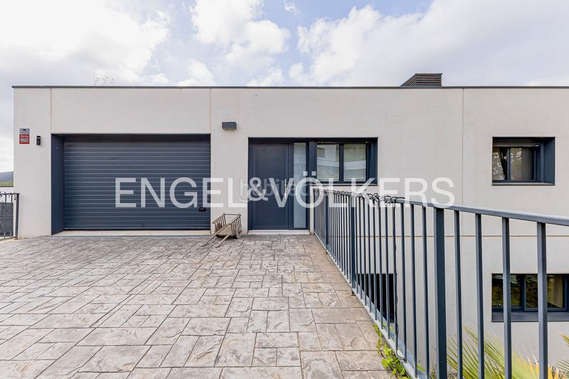 Foto ea9ea16c-0ee5-4dfc-a455-e7a391fea301. Casa amb calefacció aparcament piscina a Begues