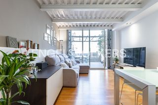 Casa a schiera in Sants. Exclusiva y única casa de diseño con terraza y solárium en el co