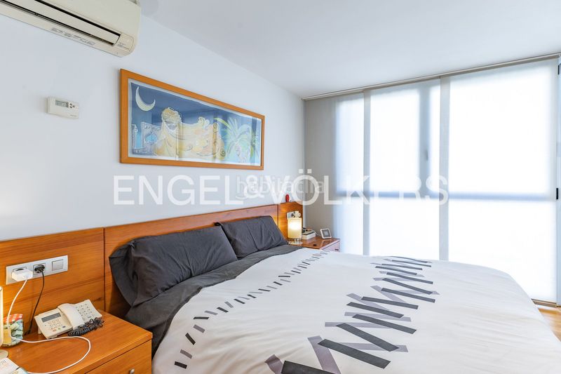 Foto addec3cb-2cb6-4214-94e0-886e13055def. Casa adossada amb calefacció piscina a Sants Barcelona