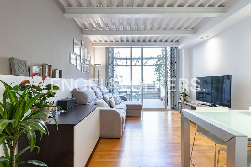 Foto b1aed4f9-1a68-435e-8679-6d8be6c3713c. Casa adossada amb calefacció piscina a Sants Barcelona