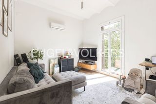 Appartement à El Clot. Elegancia de 1927 y confort moderno refugio recien reformado con