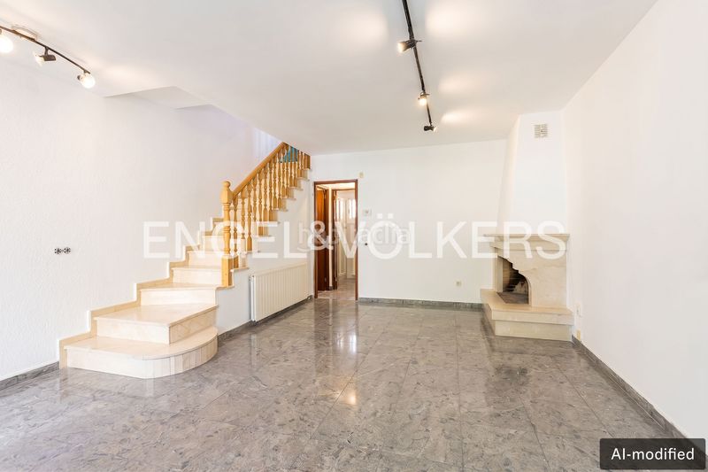 Foto 8ed9a729-319b-4b6d-954f-e1abaddea719. Semi detached house with heating parking in Sant Joan Vilanova i la Geltrú