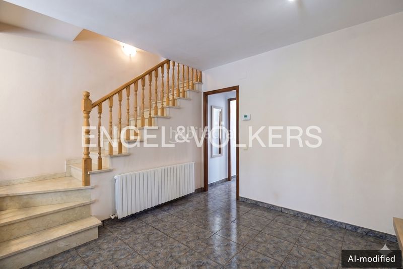 Foto a3b12f61-30f9-49fb-8900-03c68394a976. Semi detached house with heating parking in Sant Joan Vilanova i la Geltrú
