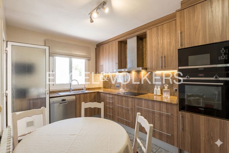 Foto a5f9d7bc-cfd8-46b9-9e89-4168427ee52d. Semi detached house with heating parking in Sant Joan Vilanova i la Geltrú