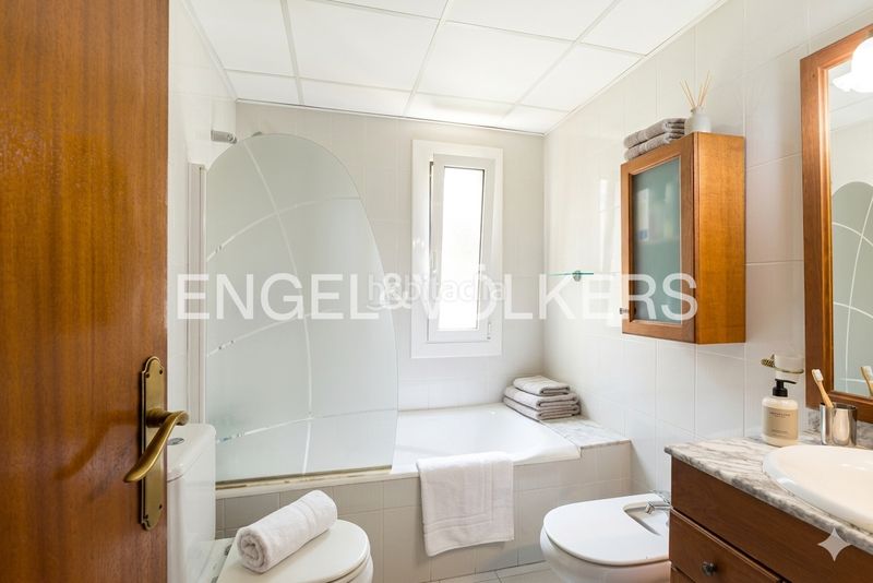 Foto d1e6d1b7-d9fb-4818-8b48-d37411521c2e. Semi detached house with heating parking in Sant Joan Vilanova i la Geltrú