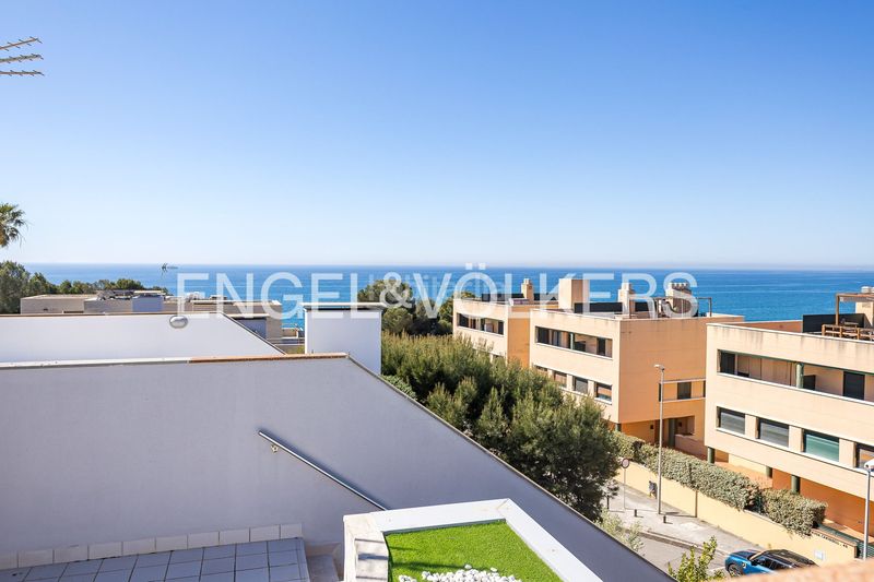Foto 03731aae-7693-4a1a-b699-79259c9f2394. Dúplex amb calefacció aparcament piscina a Els Munts Torredembarra