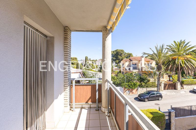 Foto a8922e49-88f1-4f4c-9964-f27e7df592af. Dúplex amb calefacció aparcament piscina a Els Munts Torredembarra
