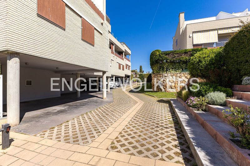 Foto fd9bd230-7529-4f45-86c6-ae04365ae797. Dúplex amb calefacció aparcament piscina a Els Munts Torredembarra