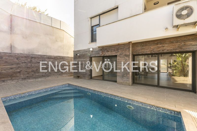 Foto 18f4f088-1923-4c90-a304-7ae85ed5b687. Casa adossada amb calefacció aparcament piscina a Canet de Mar