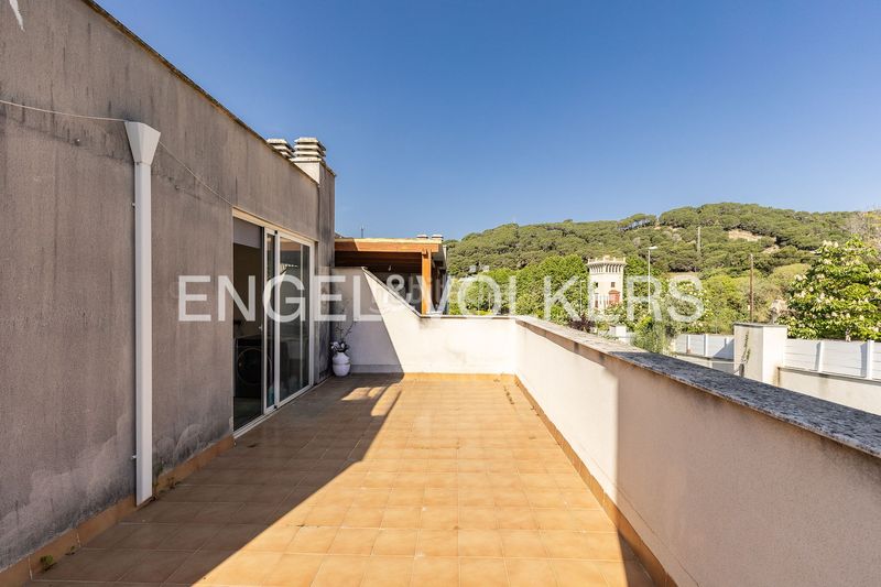 Foto 4ee9376a-aebf-4622-afa7-c89ac6ed84e9. Casa adossada amb calefacció aparcament piscina a Canet de Mar