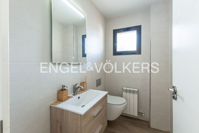 Foto d2d976c3-67d8-4b21-bb01-ef6048e1eca3. Casa adossada amb calefacció aparcament piscina a Canet de Mar