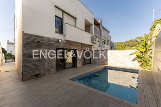 Semi detached house in Canet de Mar. Fantástica casa en canet de mar