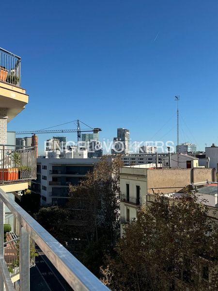 Foto 4ae2f9dc-96c1-40d8-9896-00752f20da15. Àtic amb calefacció a Poblenou Barcelona