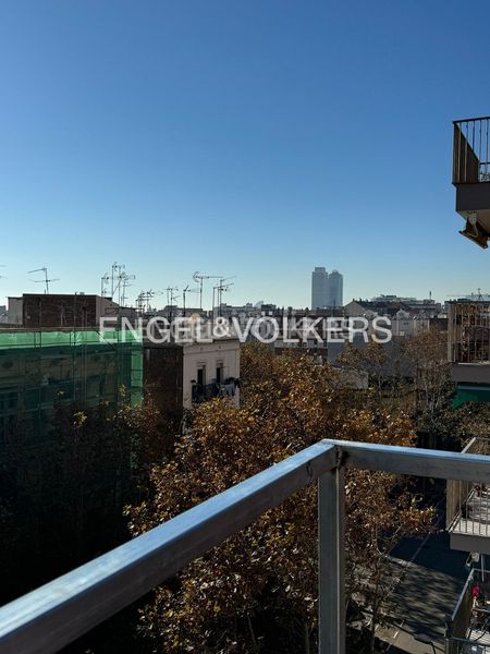 Foto b67d4bed-8f28-4ea2-adca-4e1e0dfb2ae6. Àtic amb calefacció a Poblenou Barcelona
