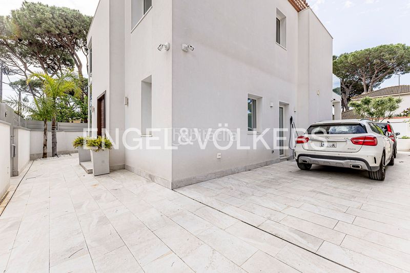 Foto 492e2940-565a-4145-82f8-7e3d6d0f5797. Casa amb calefacció aparcament piscina a La Pineda Castelldefels