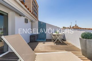 Attico in Centre. Magnífico dúplex invertido en el centro de sabadell con 1 plaza