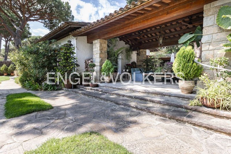Foto 4c51ecba-00d3-40a5-bd27-a83a54aa5edb. Casa amb calefacció aparcament piscina a Premià de Dalt