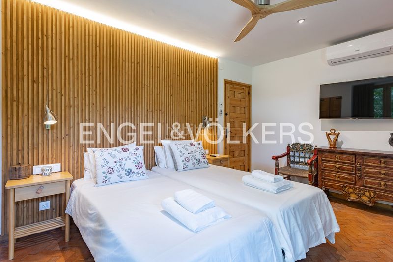 Foto 6a3d6427-e8e9-4758-8219-b45d8ee59e9a. Casa amb calefacció aparcament piscina a Premià de Dalt