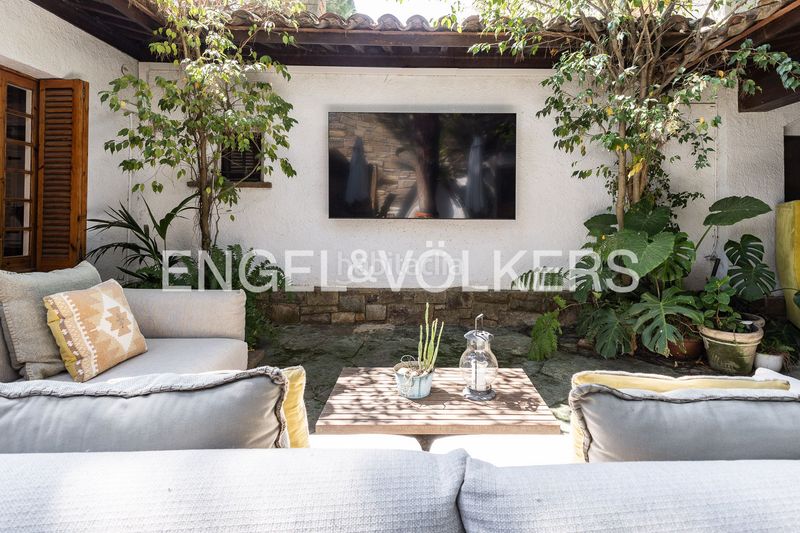 Foto b100fd07-6612-49a6-94d3-37e3e04747fc. Casa amb calefacció aparcament piscina a Premià de Dalt