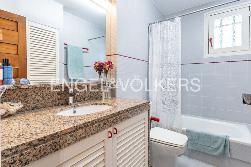 Foto b211da15-8ba5-4ec7-b0d5-f81fe94c48af. Casa amb calefacció aparcament piscina a Premià de Dalt