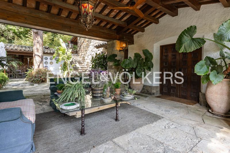 Foto d9f5ad6c-23b2-4fc0-914b-8e9968d41eb0. Casa amb calefacció aparcament piscina a Premià de Dalt