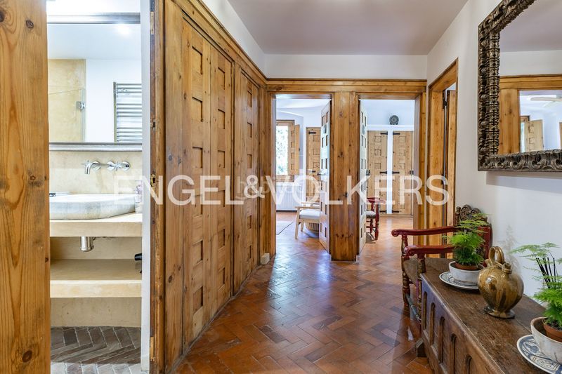Foto e0bfa3ea-4795-4f77-b5b7-380aecd66a3c. Casa amb calefacció aparcament piscina a Premià de Dalt