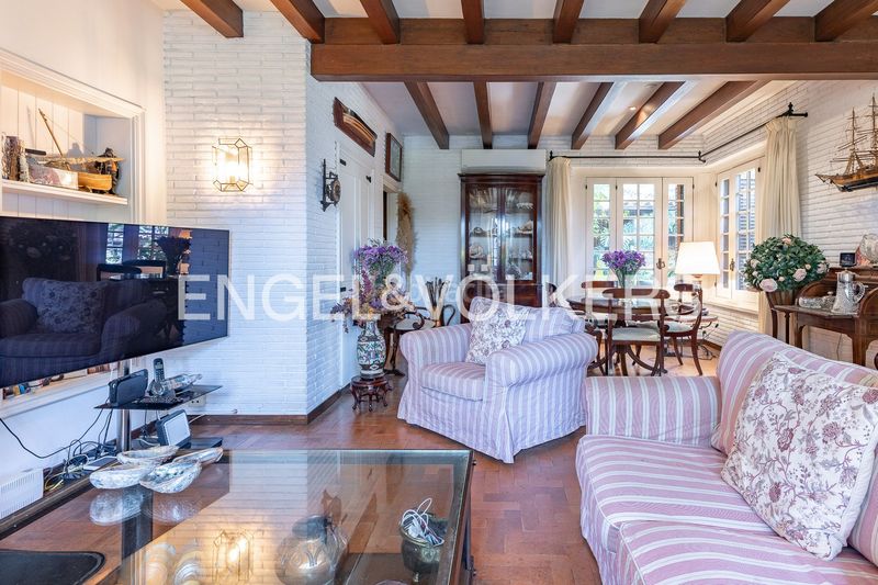 Foto e4627e20-f033-4ff7-a9ac-aa96f9bbba10. Casa amb calefacció aparcament piscina a Premià de Dalt