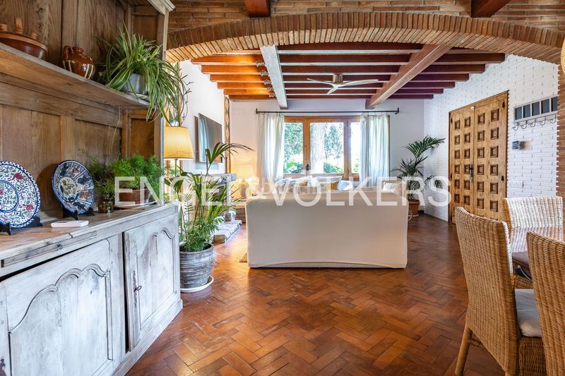 Foto e7c09ad6-359b-4345-a1fc-e4882c0e11f2. Casa amb calefacció aparcament piscina a Premià de Dalt