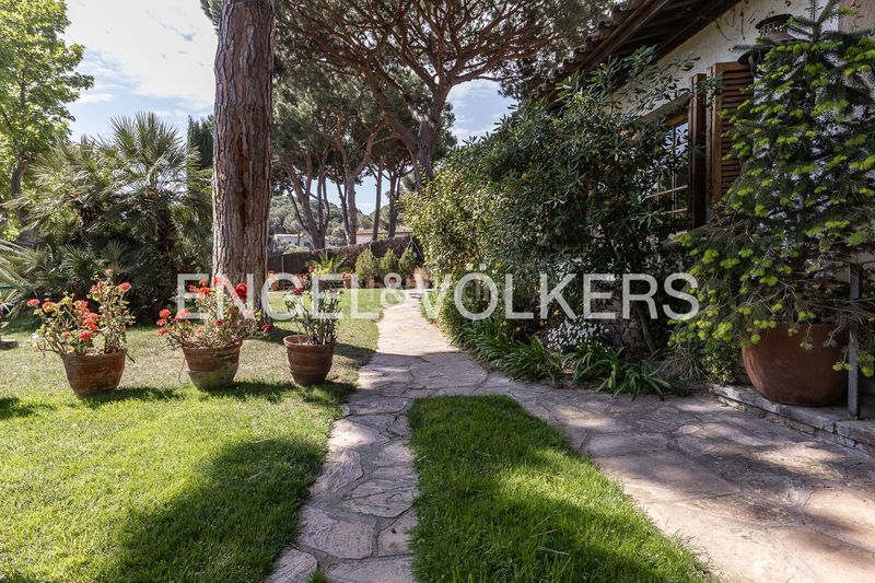 Foto e8ef6e53-92aa-4a12-ba81-015c835c99b8. Casa amb calefacció aparcament piscina a Premià de Dalt