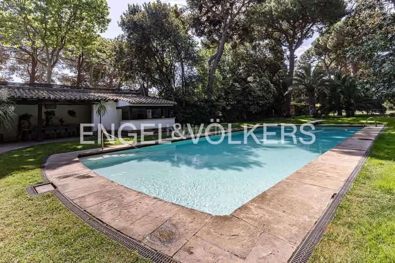 Foto f13edef0-25ad-4257-bedb-191912144a93. Casa amb calefacció aparcament piscina a Premià de Dalt