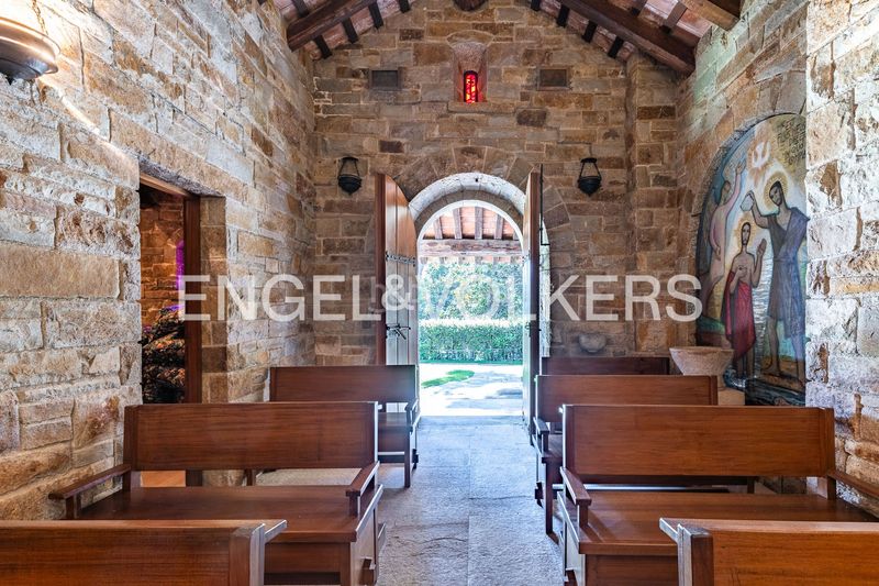 Foto f71d858e-a3ce-44b3-954b-9ade8995554f. Casa amb calefacció aparcament piscina a Premià de Dalt