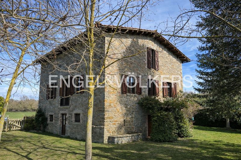Foto 5f7bd09a-906f-49cb-8a65-51331207e4ae. Casa amb calefacció a Rupit i Pruit