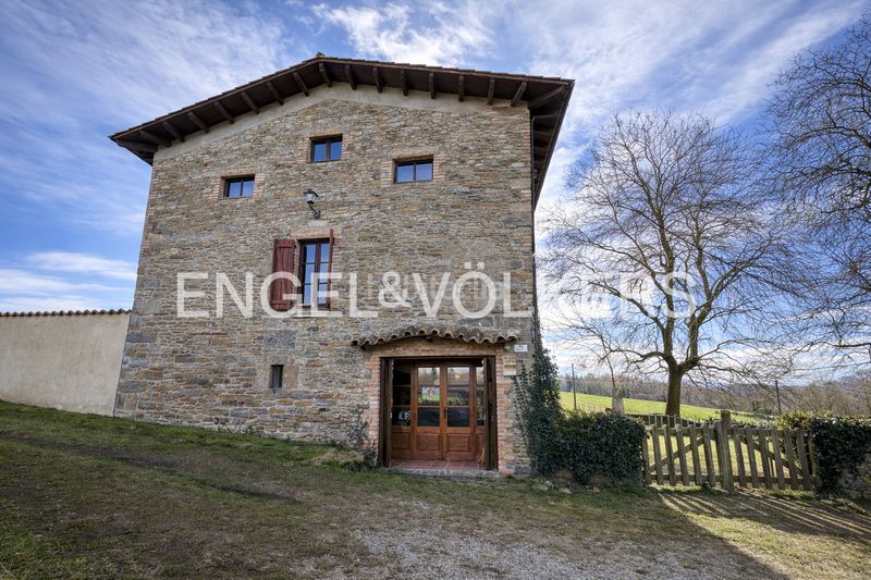 Foto f2db9c03-0cab-495c-8e24-5500bda6377c. Casa amb calefacció a Rupit i Pruit