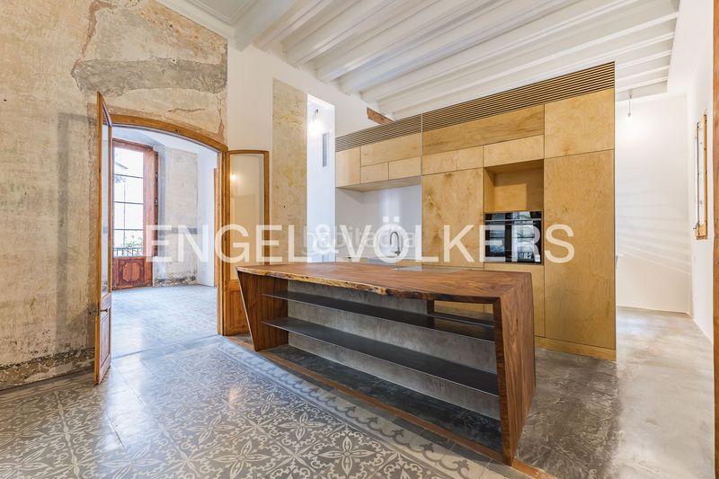 Foto ed4f7ea7-1964-49c0-b1d9-4c47d99e9610. Pis amb calefacció a Gòtic Barcelona