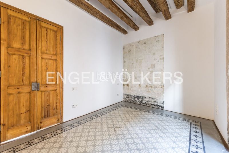 Foto b3d9af68-9d45-41d0-bb1e-6009eefabaf0. Pis amb calefacció a Gòtic Barcelona