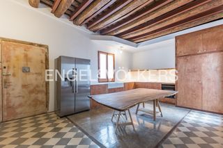 Pis a Gòtic. Fantástico apartamento en plaça de la merce