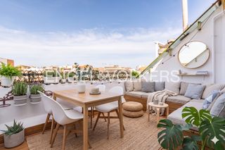 Penthouse in Centre - Estació. Ático dúplex junto al monestir sol y funcionalidad en el corazón