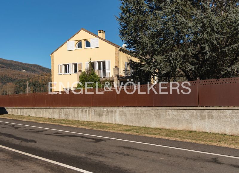 Foto d0071b86-b731-47e7-be8e-711076910b55. Casa amb calefacció a Vall d´en Bas (La)
