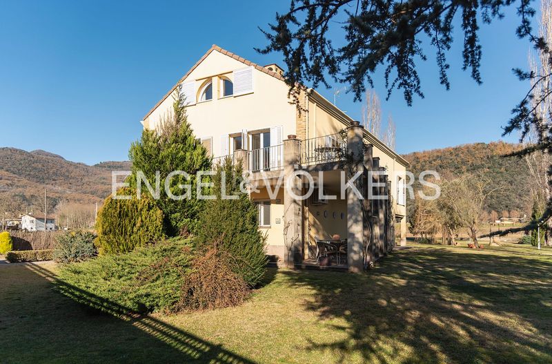 Foto f380deed-e7fd-4576-b529-bb08971fa426. Casa amb calefacció a Vall d´en Bas (La)