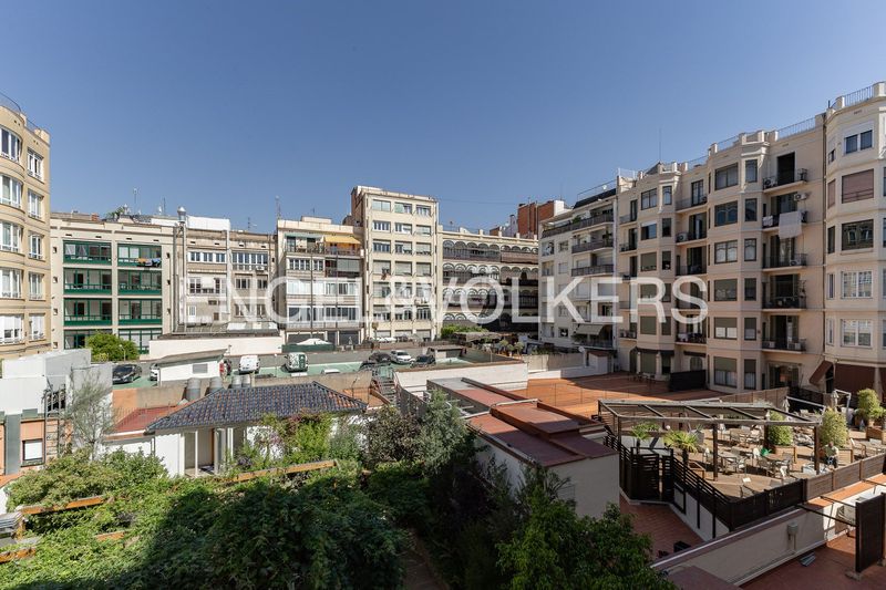 Foto b2e842df-e0db-4658-860c-c120c947c8d3. Pis amb calefacció a Dreta de l´Eixample Barcelona