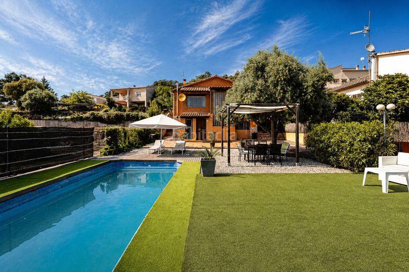 Foto 2b97231d-3886-4cb0-95d7-44f1f2e5009b. Casa amb calefacció aparcament piscina a terrabrava - Tordera parc Tordera