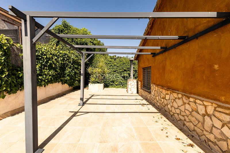 Foto a21d9f50-4449-4abf-a841-a2366295bec2. Casa amb calefacció aparcament piscina a terrabrava - Tordera parc Tordera
